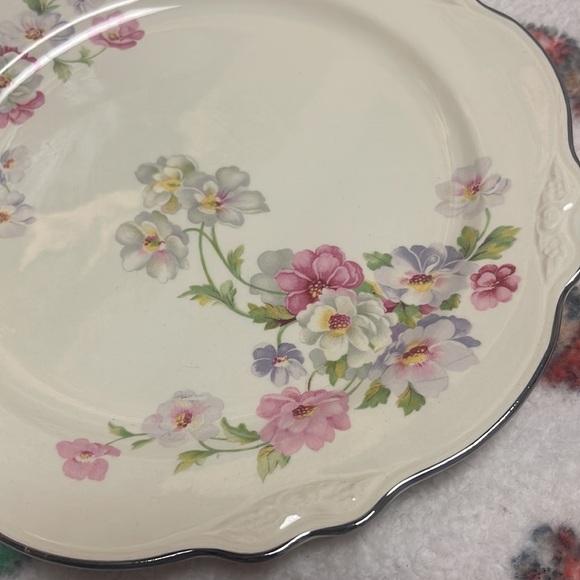 Vintage Homer Laughlin Virginia Rose Dinnerplate dinnerware - Picture 2 of 7